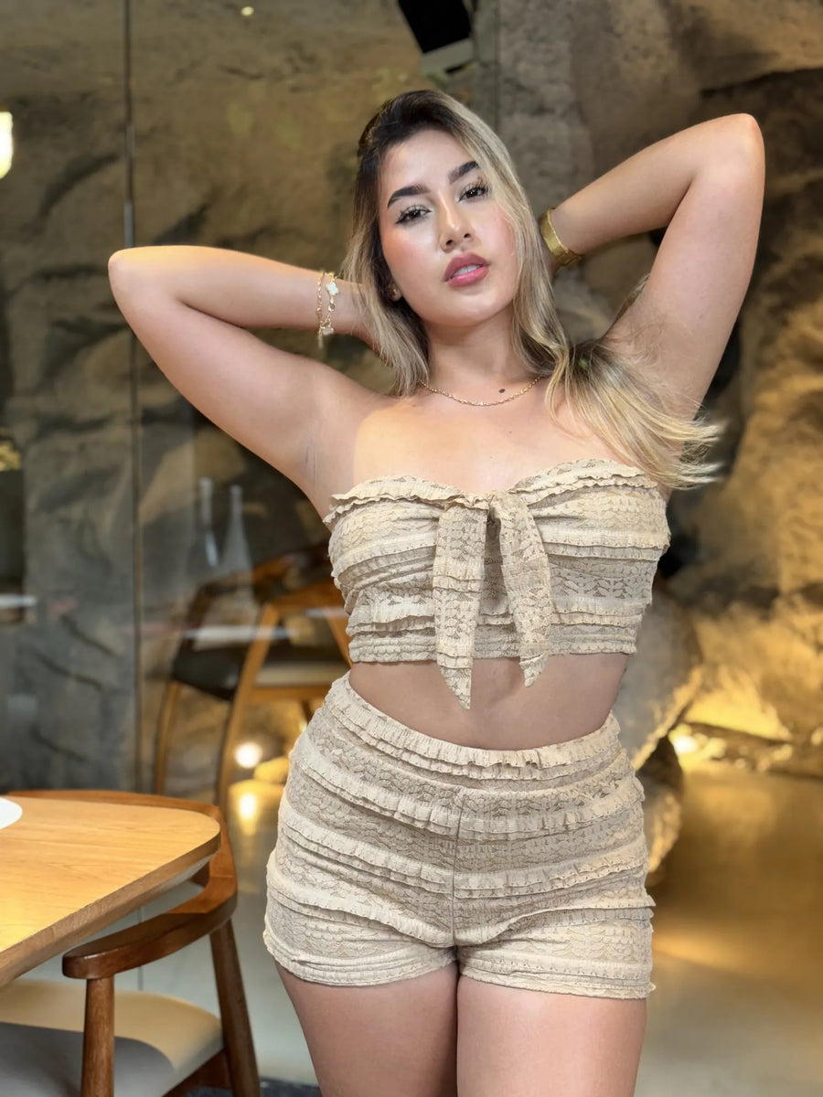Conjunto Aura, caqui